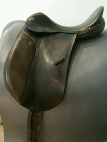 Crosby Prix St. George 17.5"/M Dressage Saddle