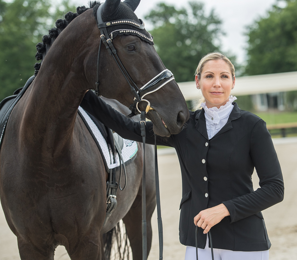 FITS Zephyr Dressage Show Coat: VTO Saddlery